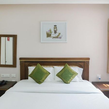 Treebo Trend Madras Inn Chennai Exterior foto